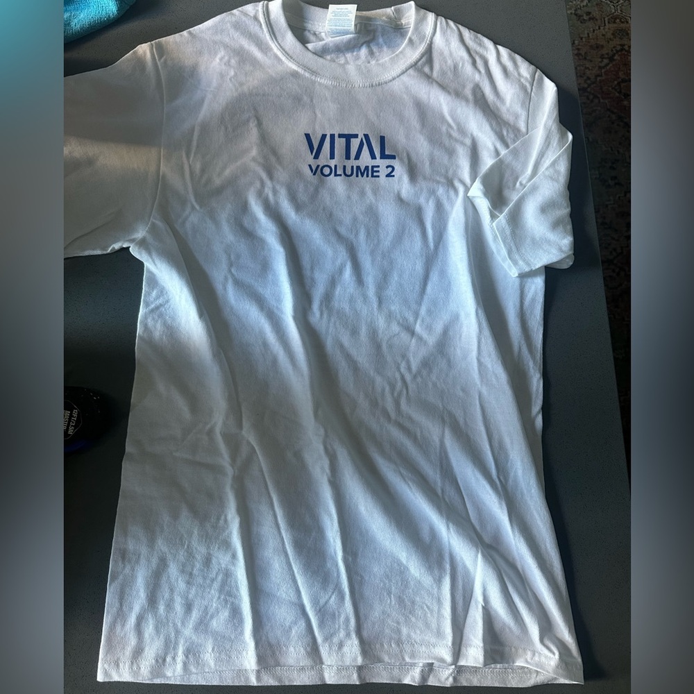 Graphic white crew neck size s